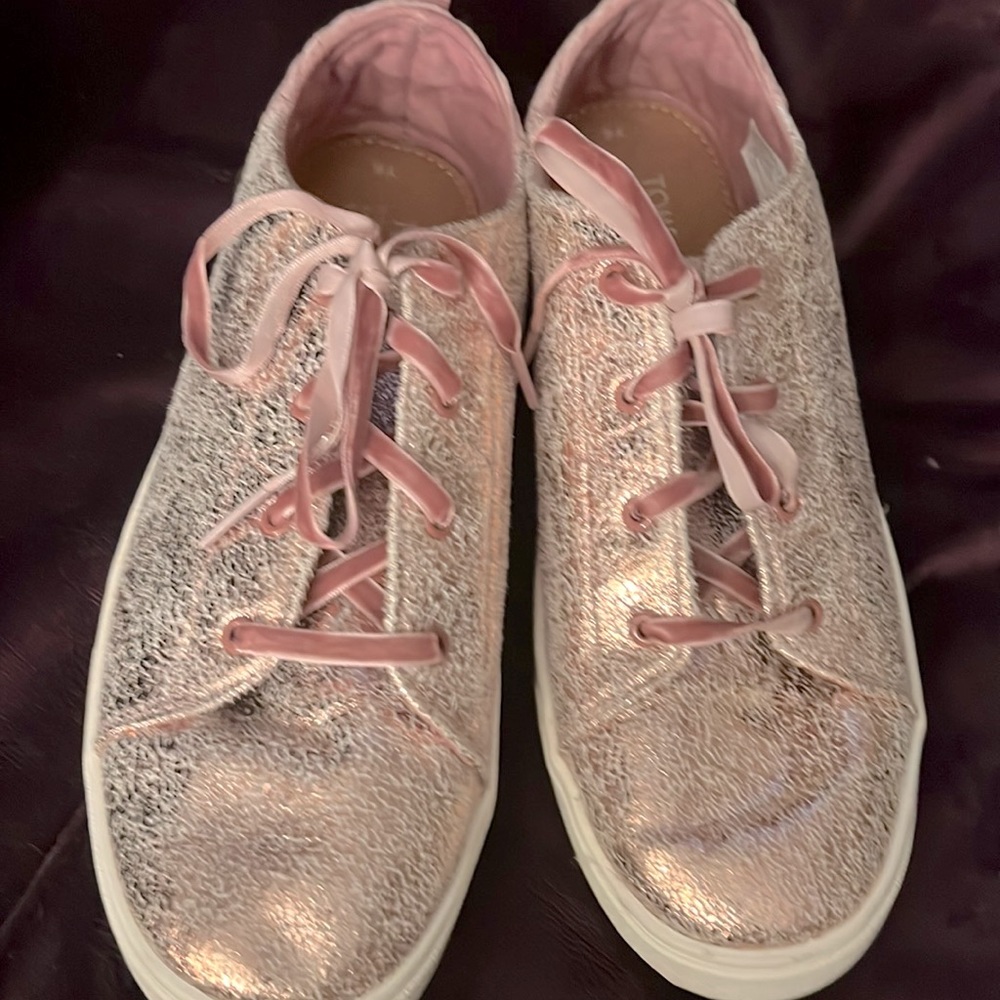 EUC-Size 8.5 TOMS
Lenny Lavender Crackle Foil Corduroy Sneakers